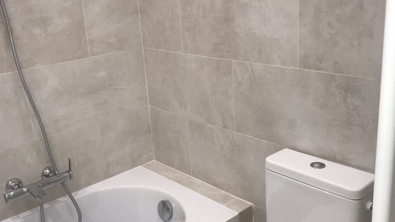 Photo of Bathroom in California - Pezou