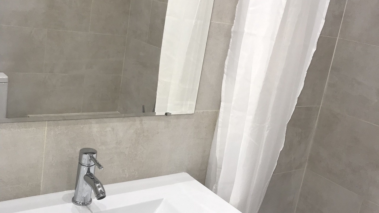 Photo of Bathroom in California - Pezou