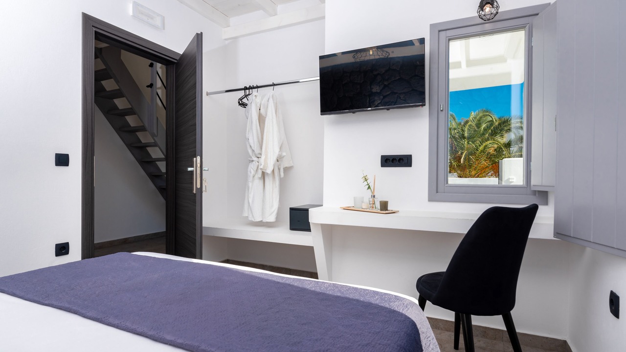 Photo of Bedroom in Perissa