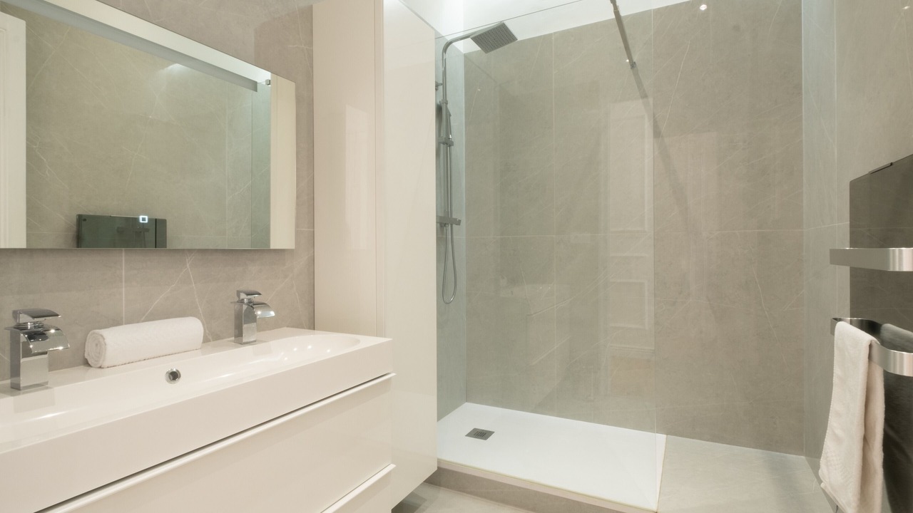 Photo of Bathroom in Cannes City Centre