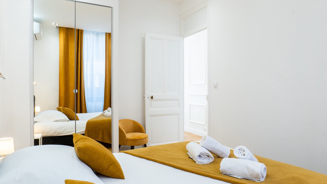 Photo of Bedroom in Cannes City Centre