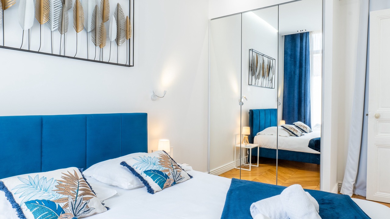 Photo of Bedroom in Cannes City Centre