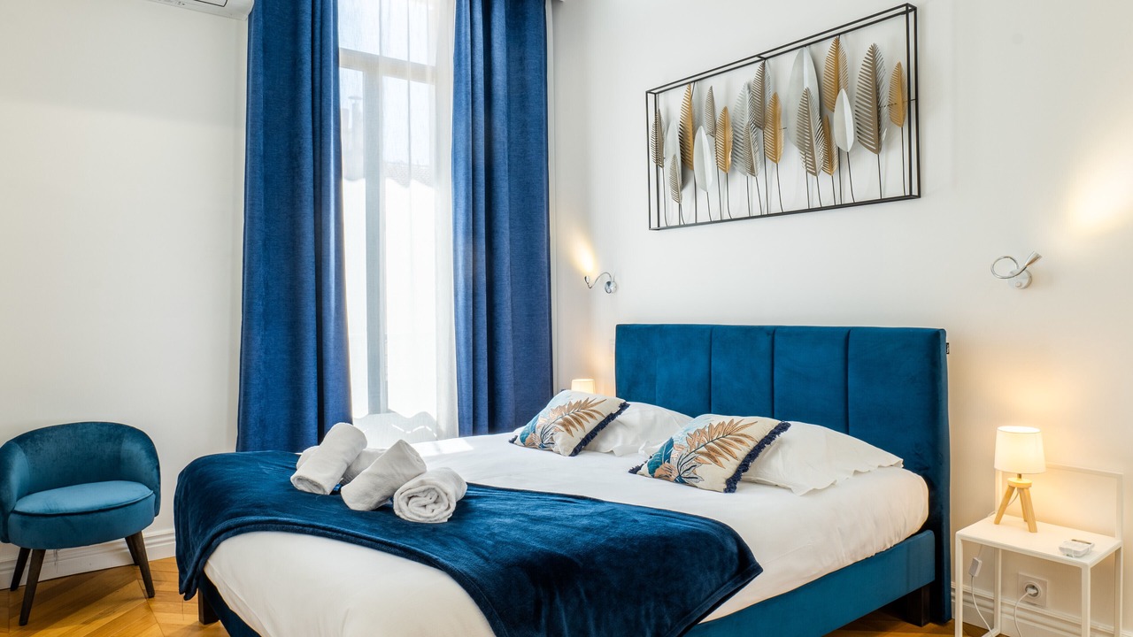 Photo of Bedroom in Cannes City Centre