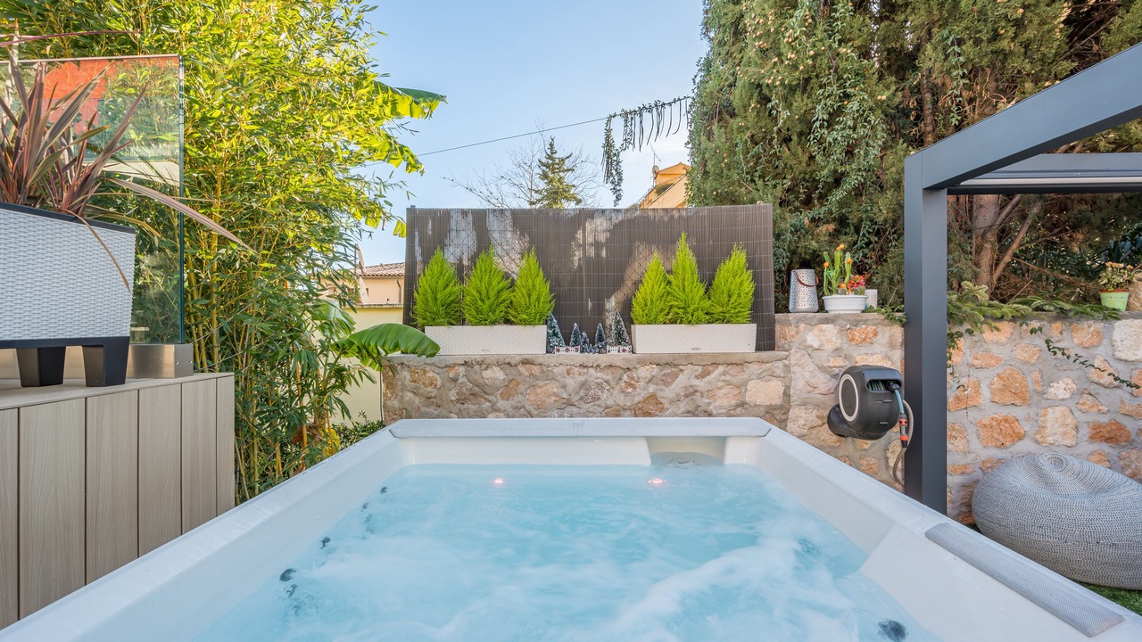 Photo of Others in Eze