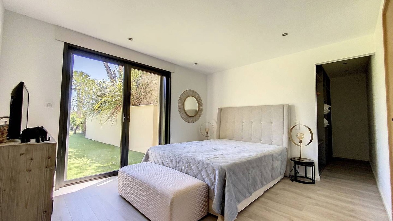 Photo of Bedroom in Sainte-Maxime - Saint-Tropez