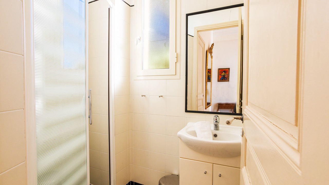 Photo of Bedroom in Mont Boron