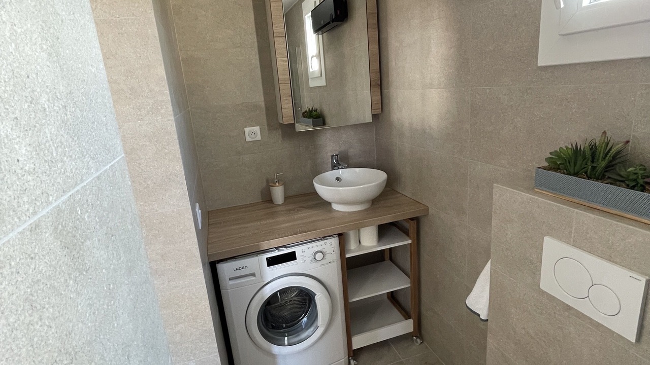 Photo of Bathroom in La Roquette-sur-Siagne