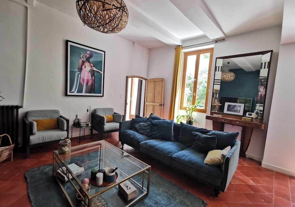 Photo of Livingroom in Drap