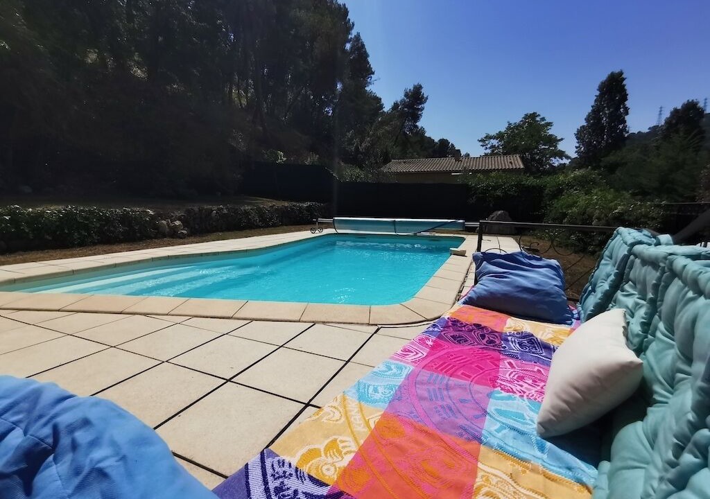 Photo of Outdoor in Drap