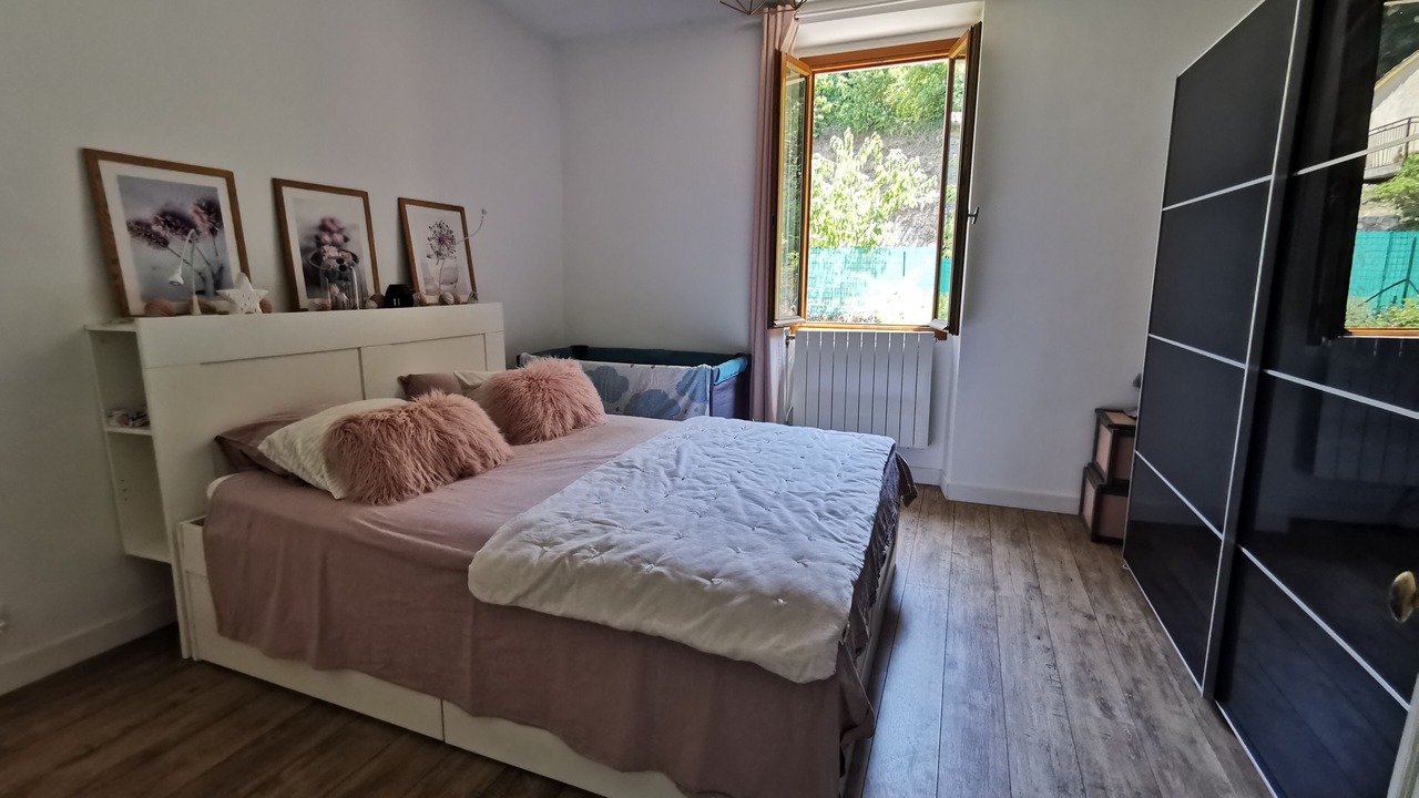 Photo of Bedroom in Drap