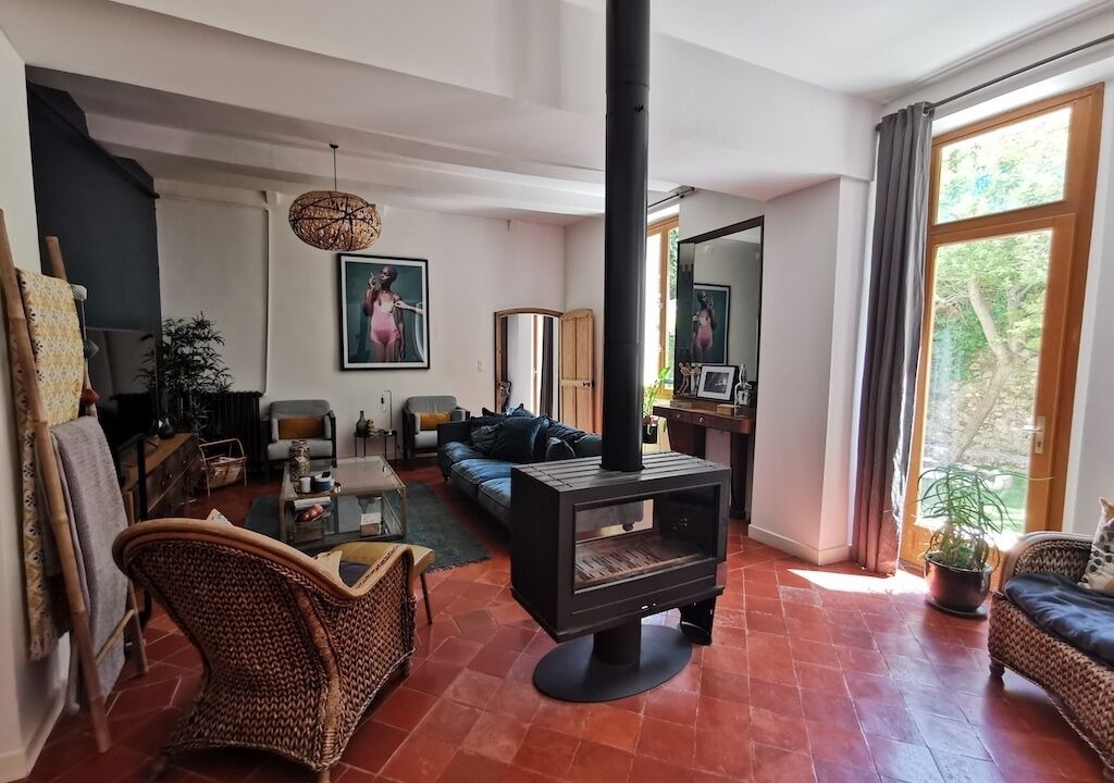 Photo of Livingroom in Drap