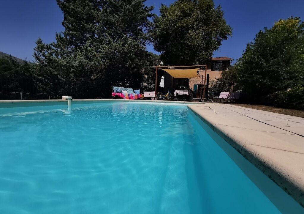 Photo of Outdoor in Drap