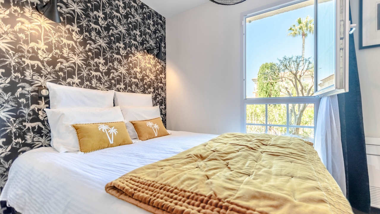 Photo of Bedroom in Saint-Tropez