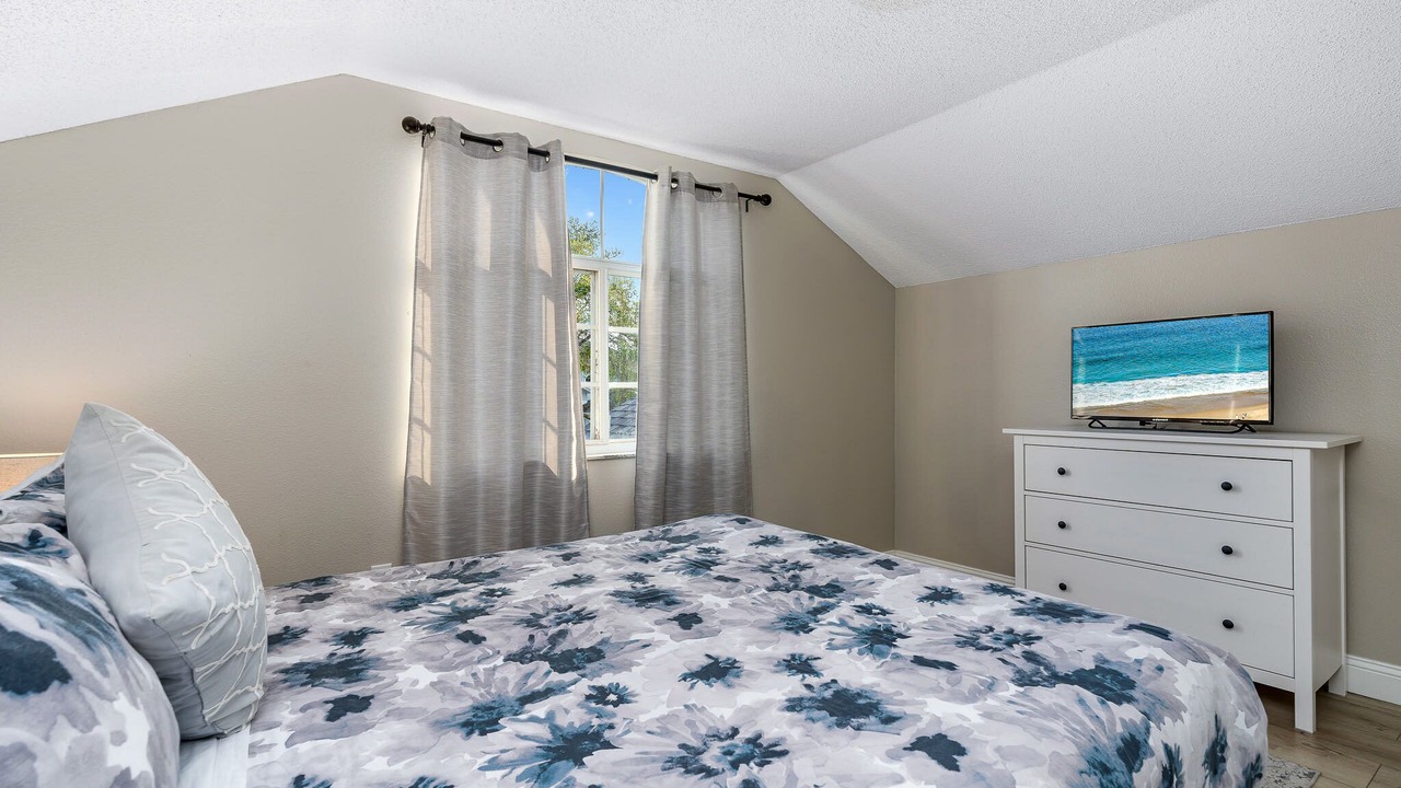 Photo of Bedroom in Lake Berkley
