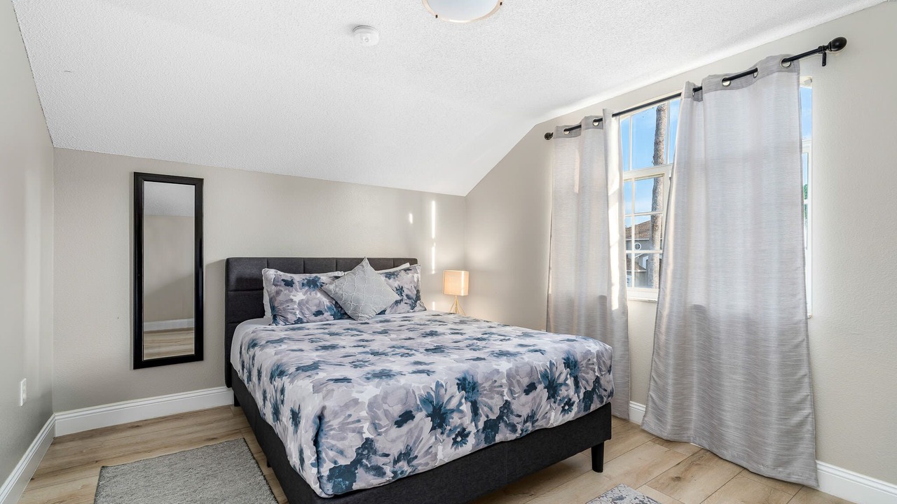 Photo of Bedroom in Lake Berkley