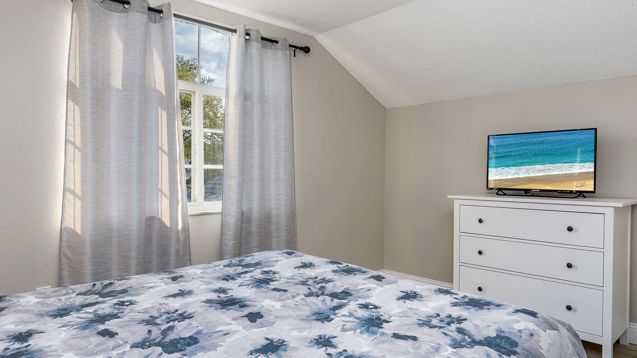 Photo of Bedroom in Lake Berkley