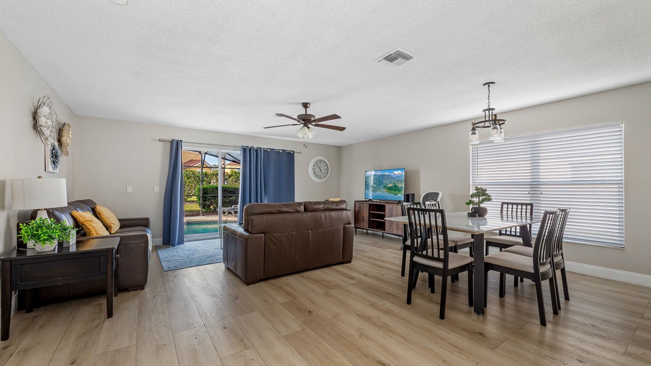 Photo of Livingroom in Lake Berkley