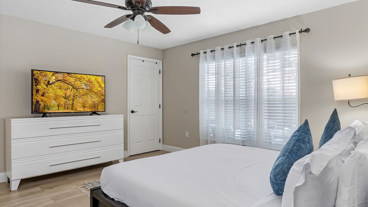 Photo of Bedroom in Lake Berkley