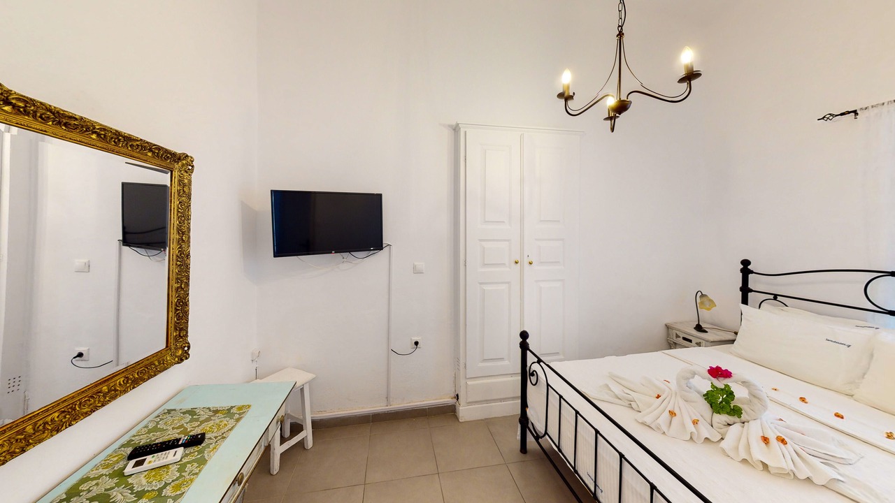 Photo of Bedroom in Fira