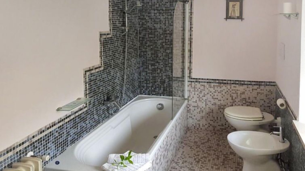 Photo of Bathroom in Buti