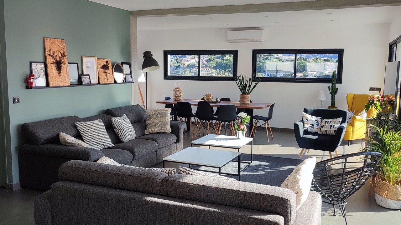 Photo of Livingroom in Saint Pierre de Feric