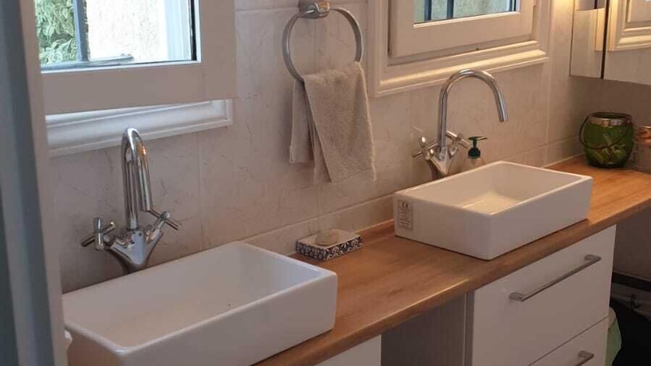 Photo of Bathroom in Gairaut