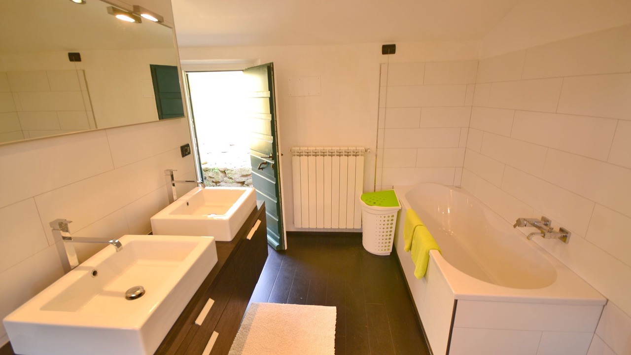 Photo of Bathroom in Villabuona