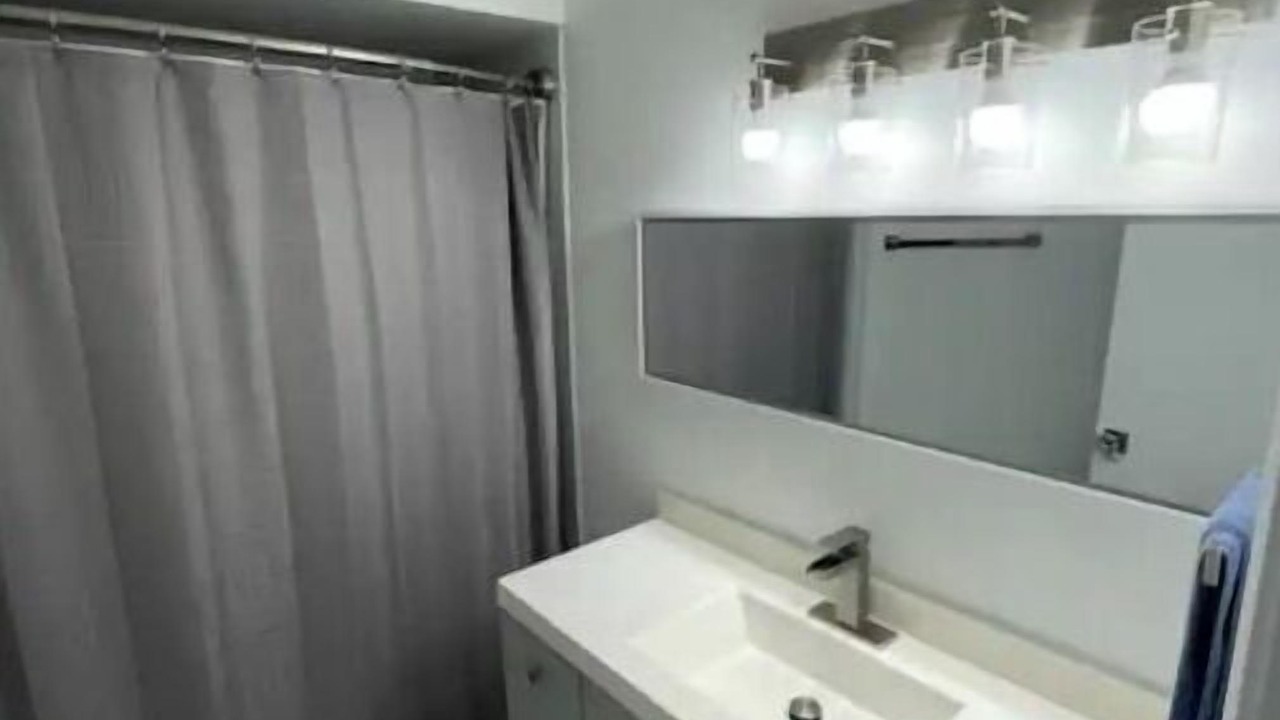 Photo of Bathroom in Ventura