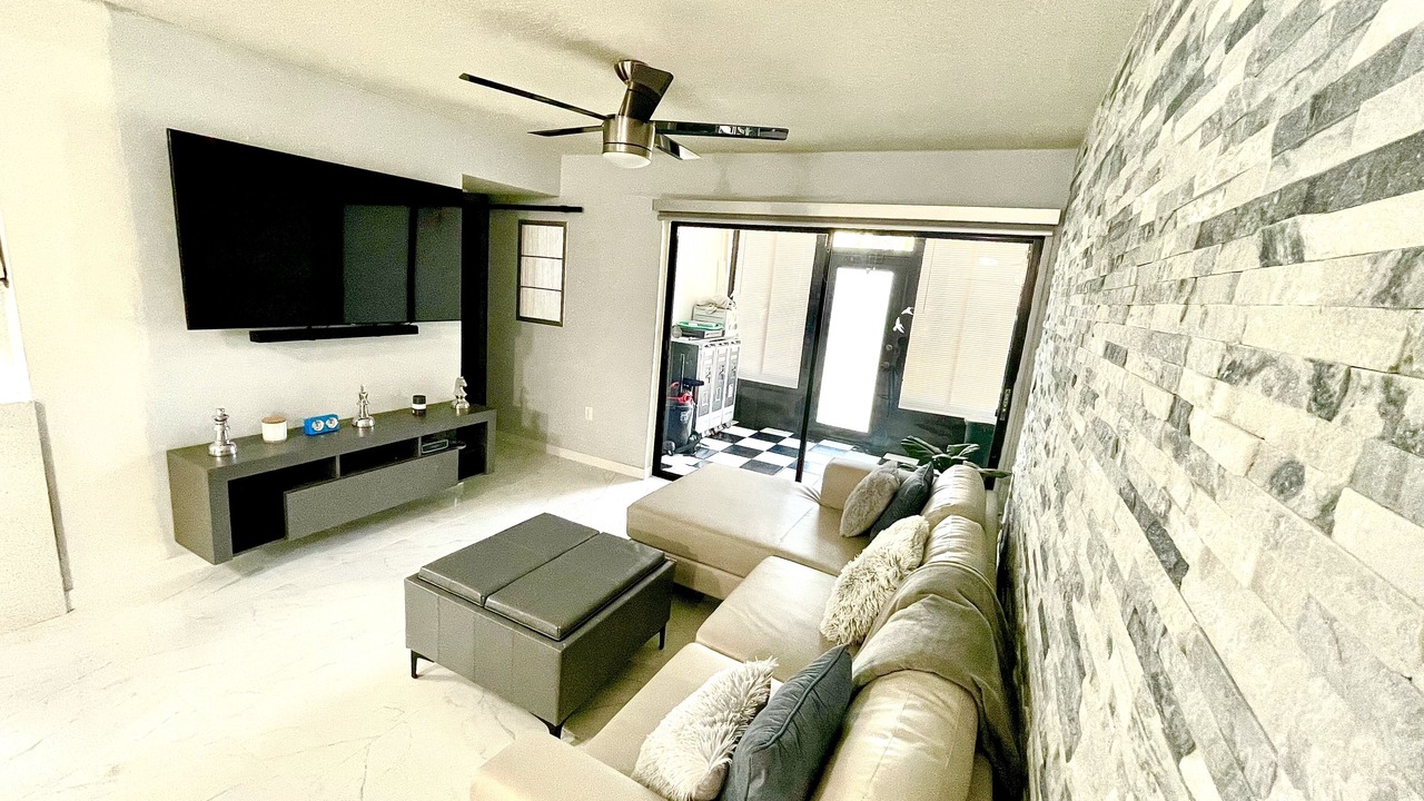 Photo of Livingroom in Ventura