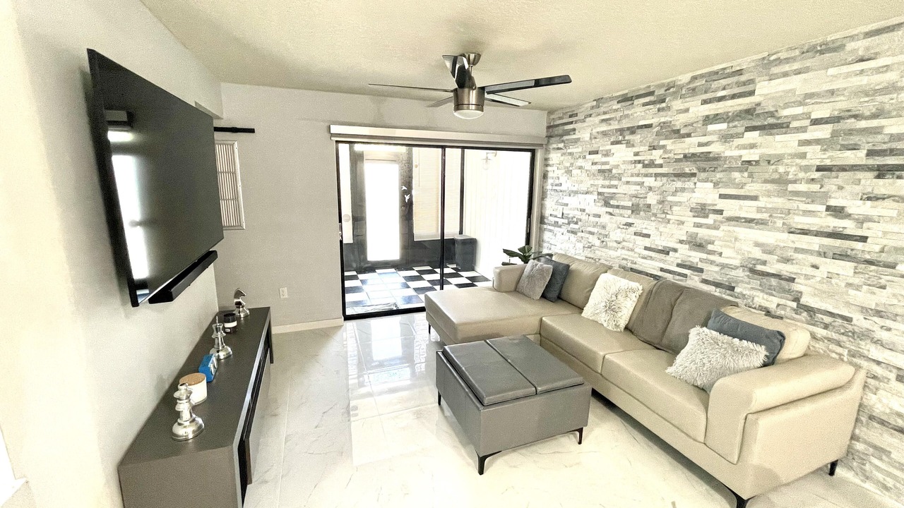 Photo of Livingroom in Ventura