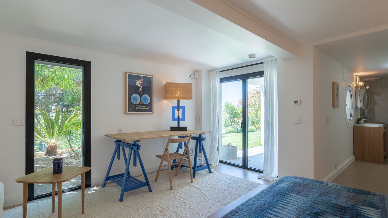 Photo of Bedroom in Cannes City Centre