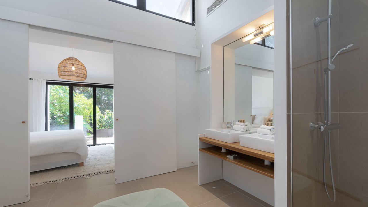 Photo of Bathroom in Cannes City Centre