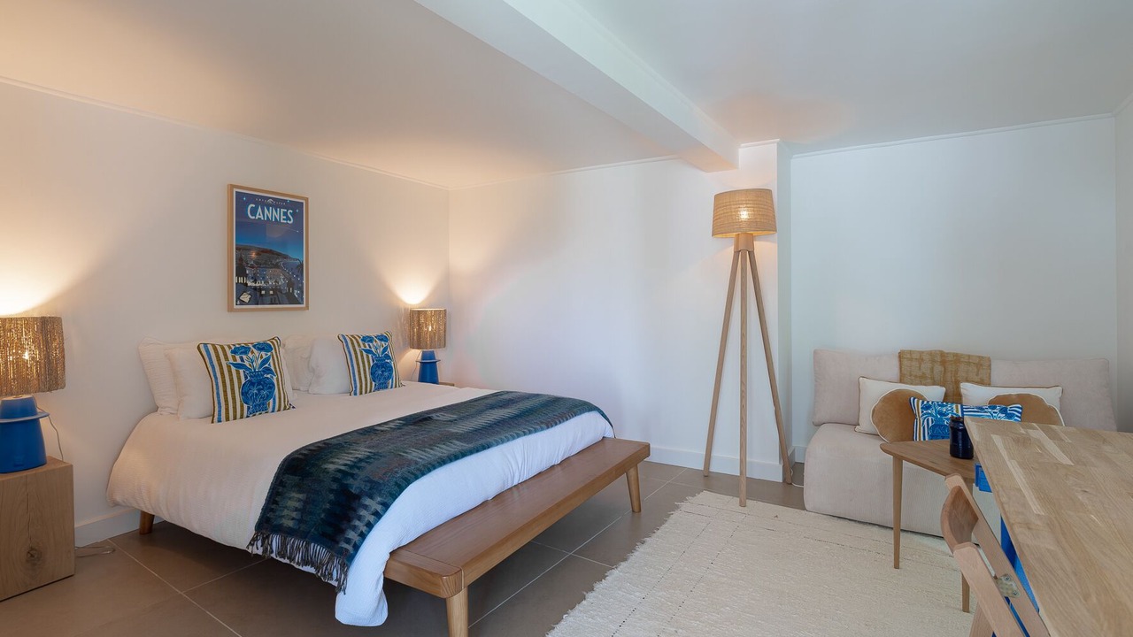 Photo of Bedroom in Cannes City Centre
