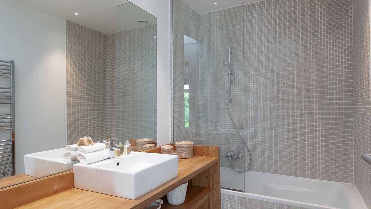 Photo of Bathroom in Cannes City Centre