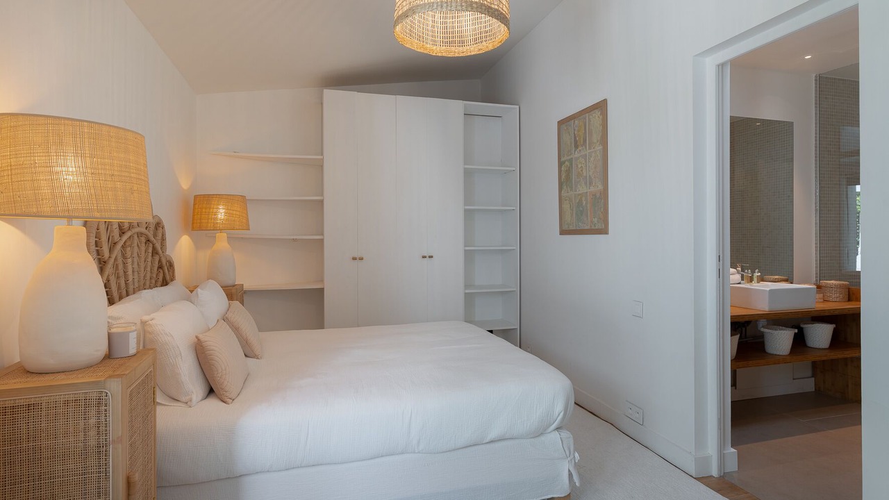Photo of Bedroom in Cannes City Centre