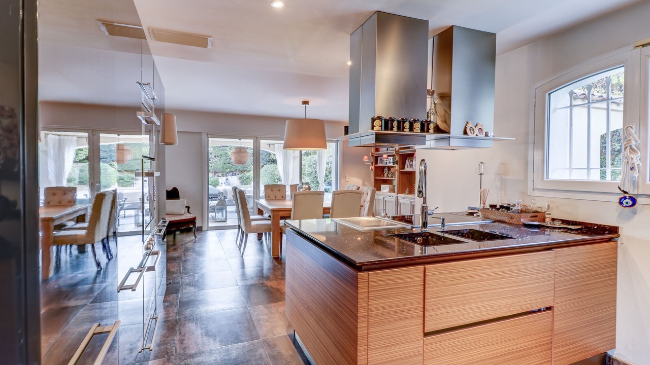 Photo of Kitchen in Gairaut