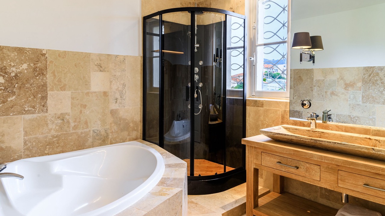 Photo of Bathroom in Riou - Petit Juas - Av de Grasse