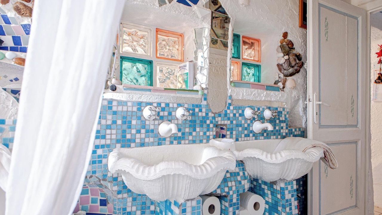 Photo of Bathroom in Vada