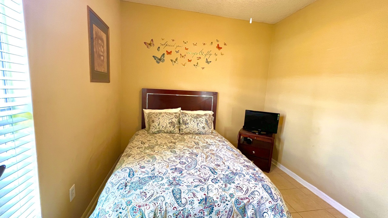 Photo of Bedroom in Crescent Lakes