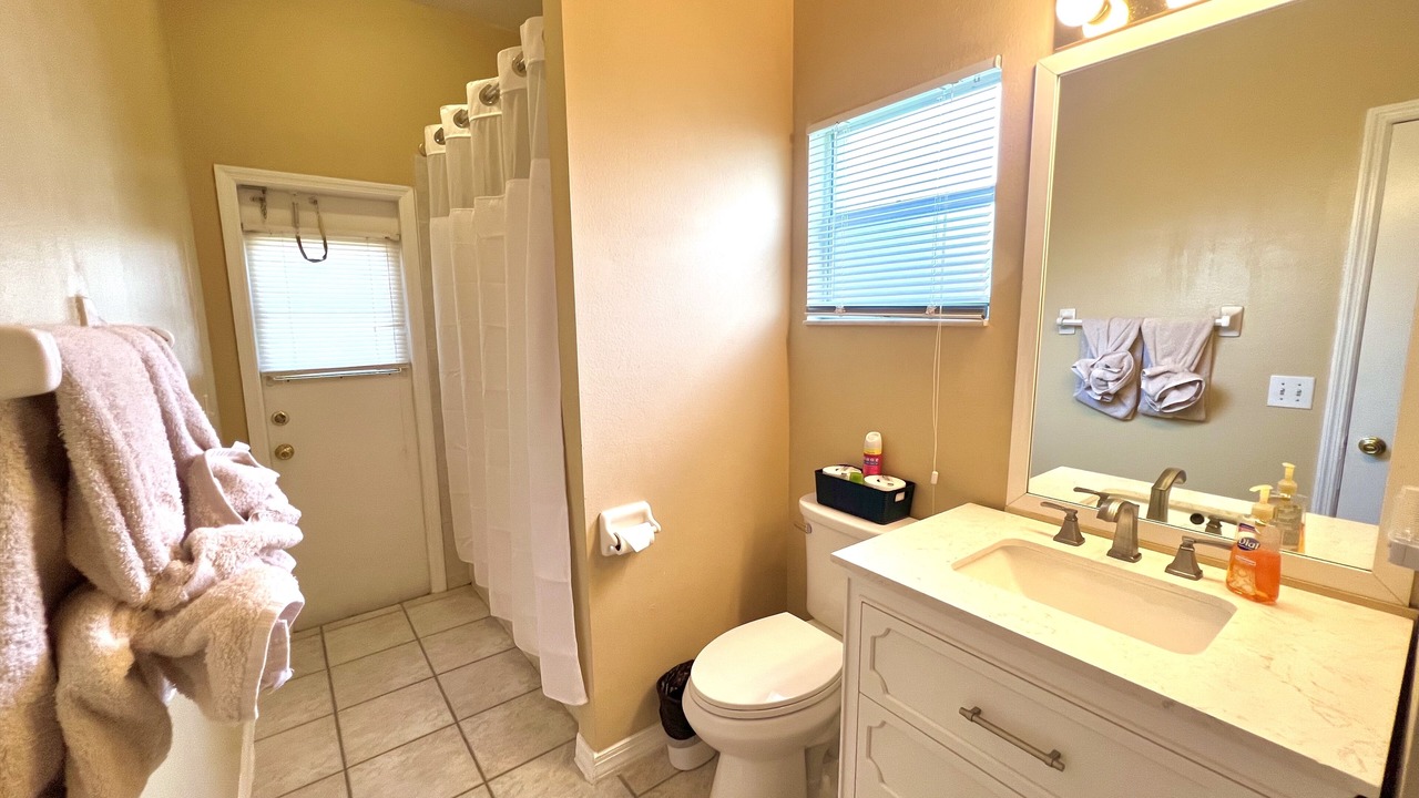 Photo of Bathroom in Crescent Lakes