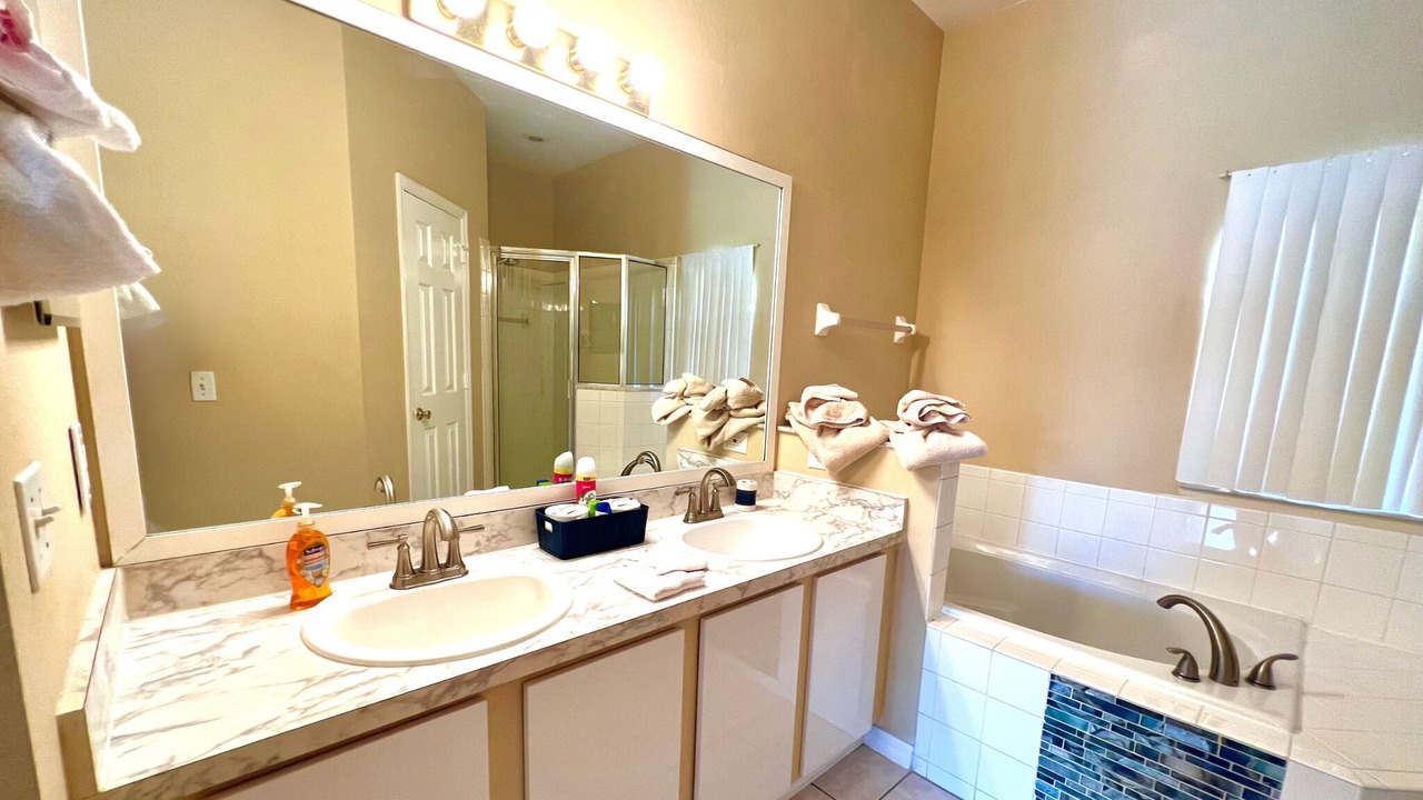 Photo of Bathroom in Crescent Lakes