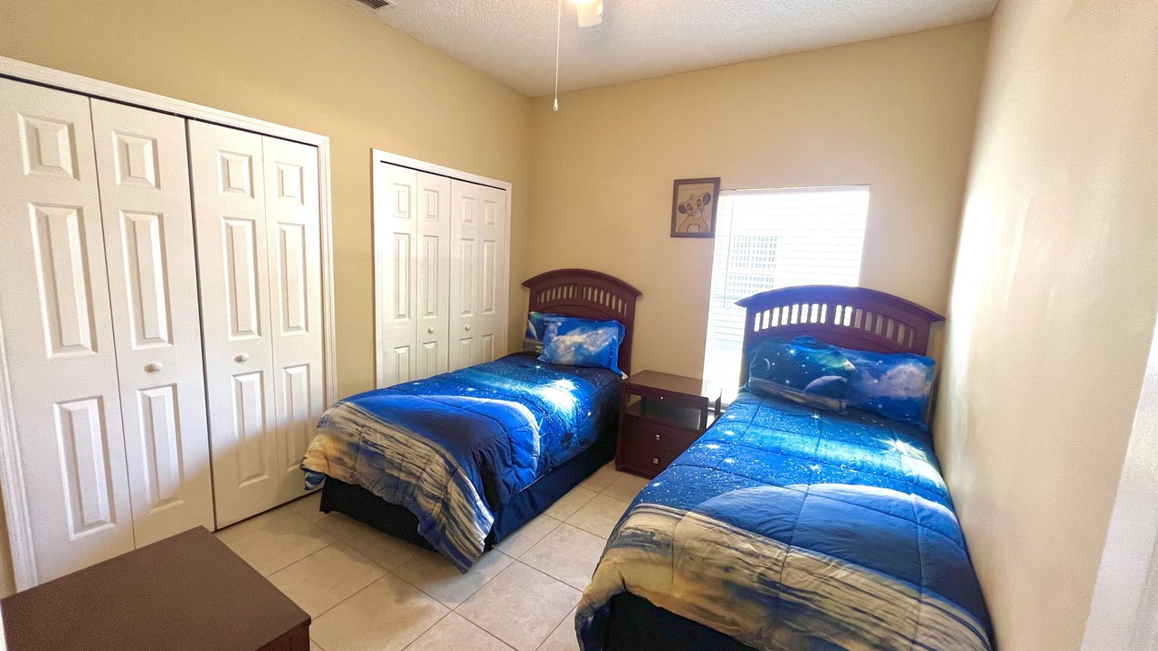 Photo of Bedroom in Crescent Lakes