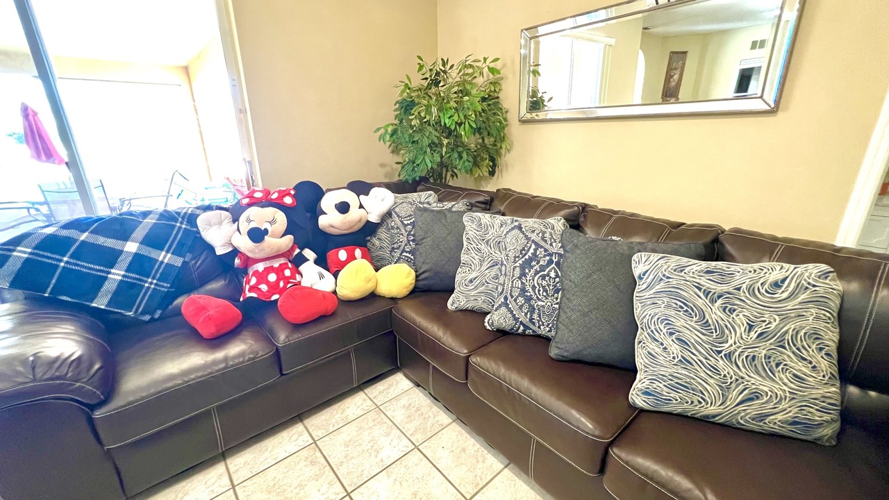 Photo of Livingroom in Crescent Lakes