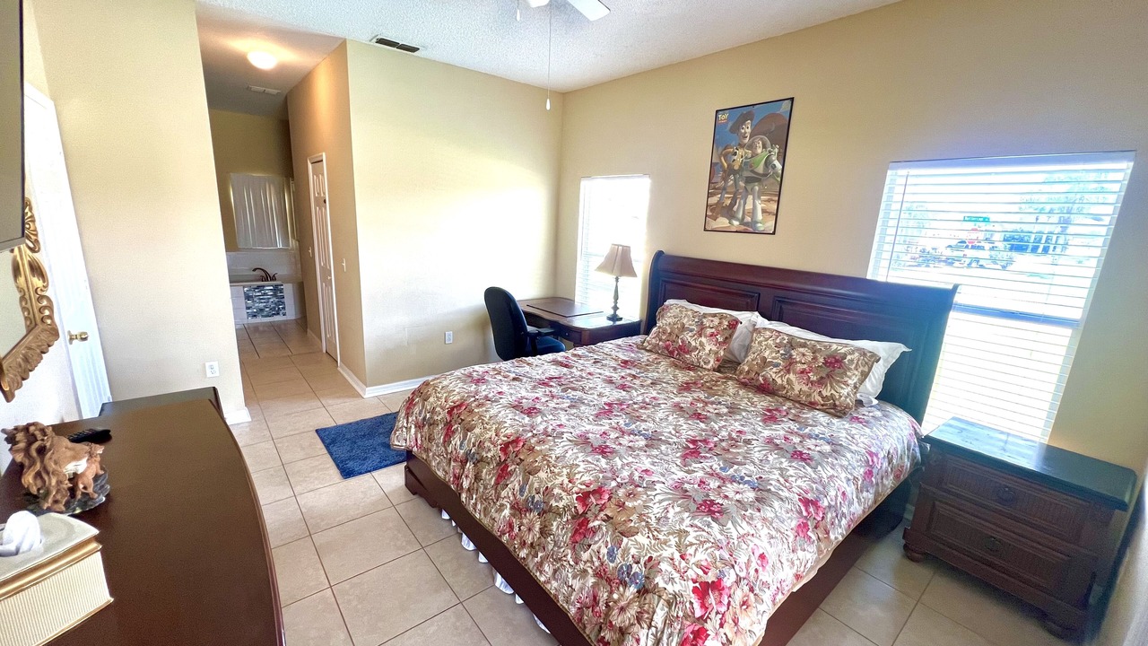 Photo of Bedroom in Crescent Lakes