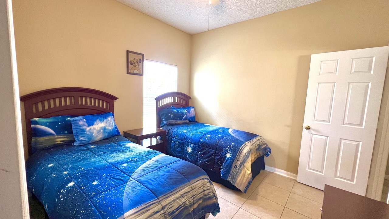 Photo of Bedroom in Crescent Lakes