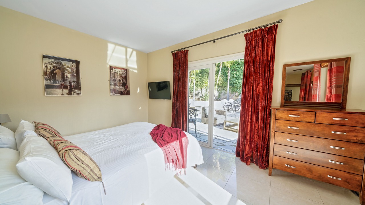 Photo of Bedroom in Mont Boron