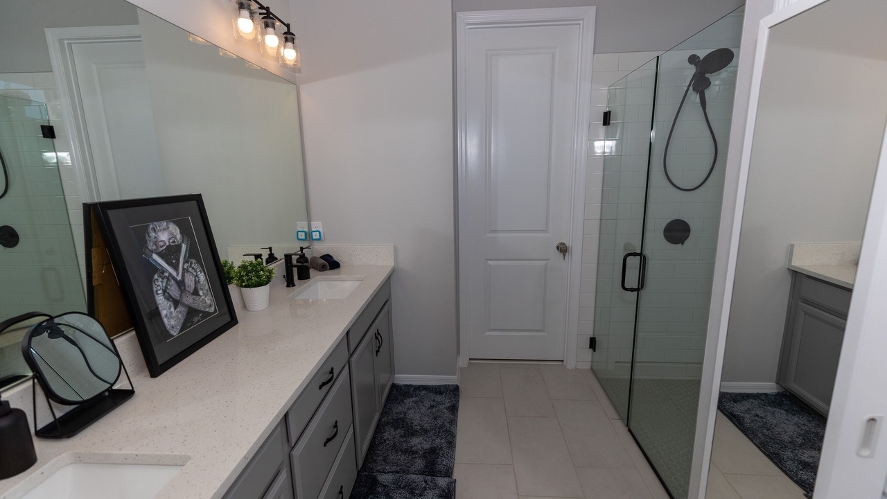 Photo of Bathroom in Colonialtown South