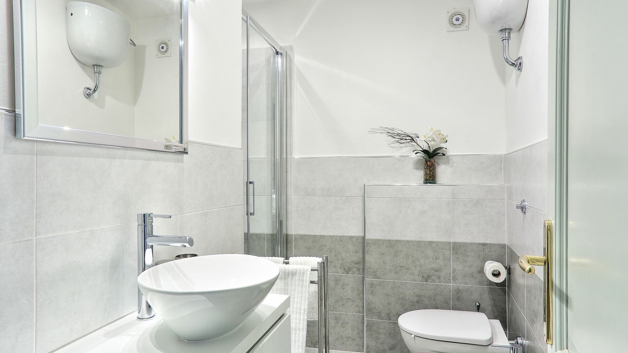 Photo of Bathroom in Margine Coperta-Traversagna