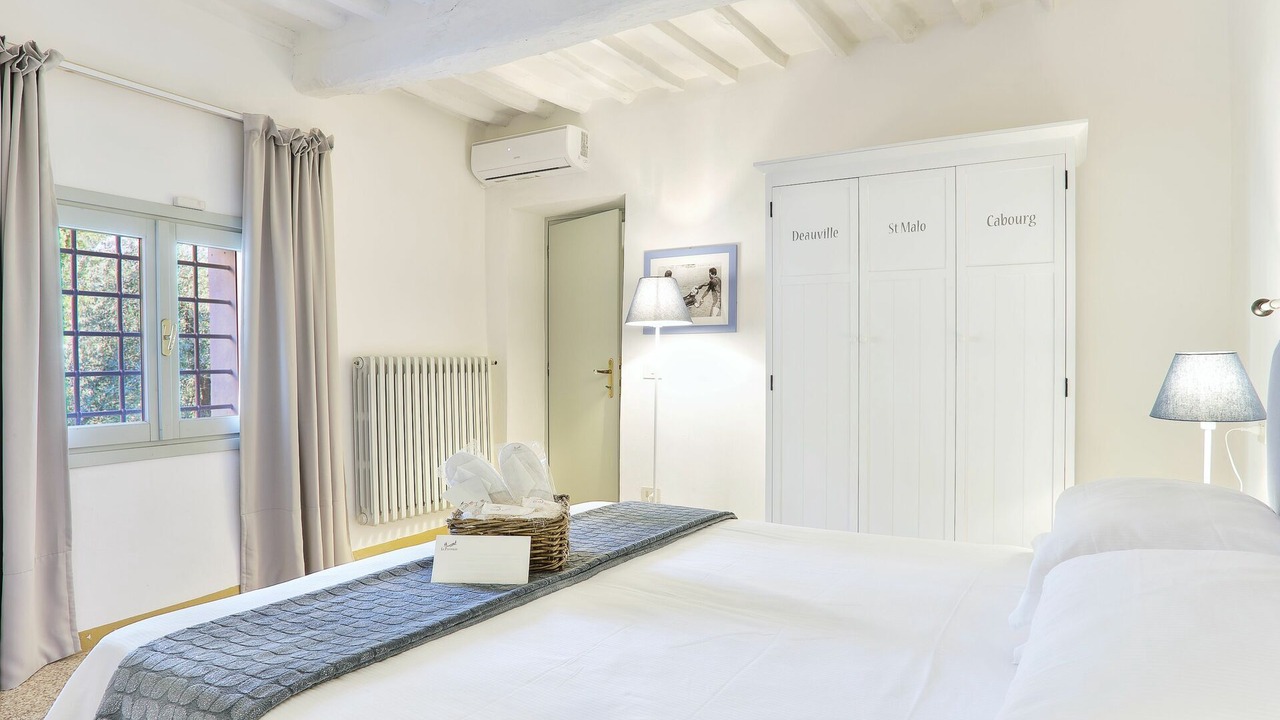 Photo of Others in Margine Coperta-Traversagna