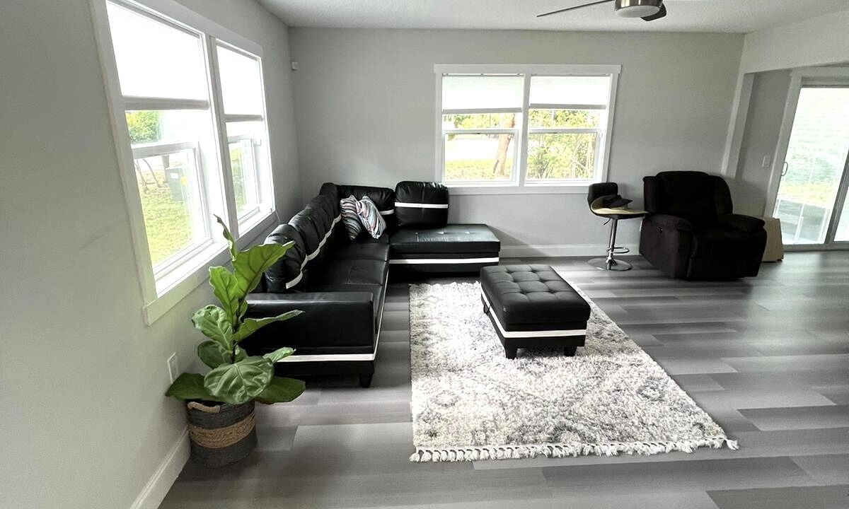 Photo of Livingroom in Baldwin Park